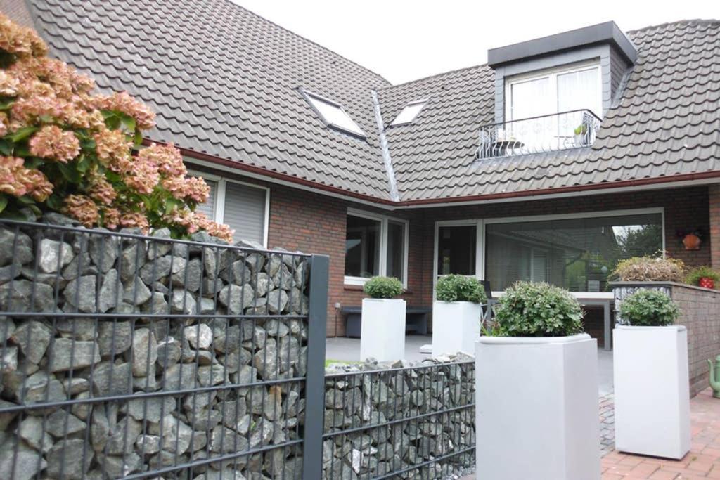 Wohlfuehlen In Gepflegter 70 Qm Oberwohnung Marienhafe Bagian luar foto